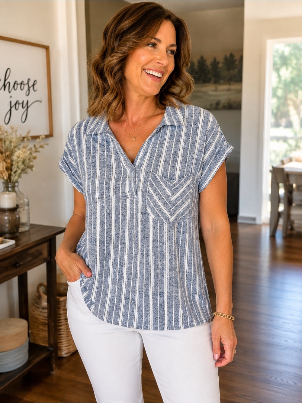 Above & Beyond Women’s Blue White Striped V-Neck Pocket Top Size M